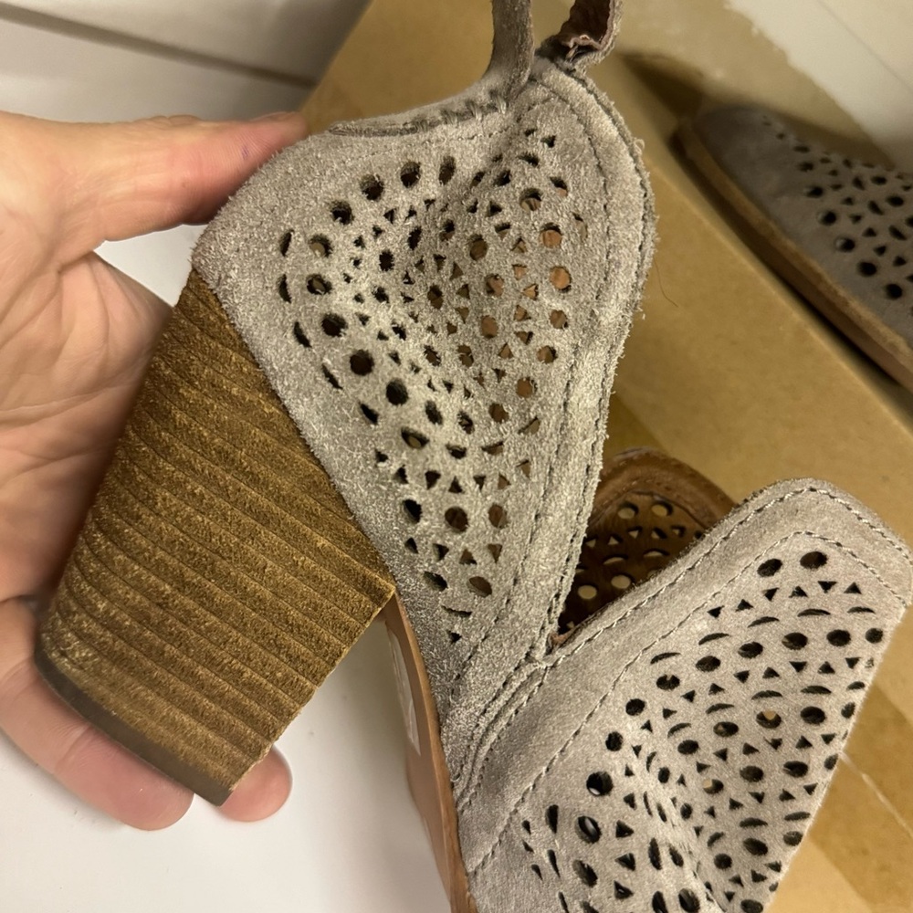 Jeffrey Campbell Rosalee Cutout Booties Size 7.5 - Picture 5 of 8